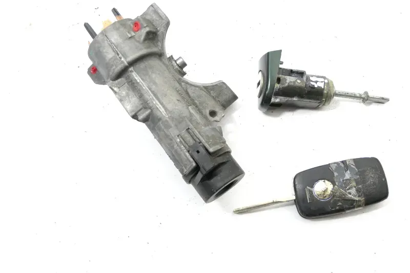 VW Passat 3B Schloßsystem 1x Türschloß 1x Schlüssel Schloß Tür Zündschloß - Bild 1