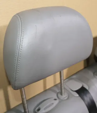 VW Passat 3B 3BG Kopfstütze Sitz Sitze hinten rechts oder links grau Leder - Bild 1