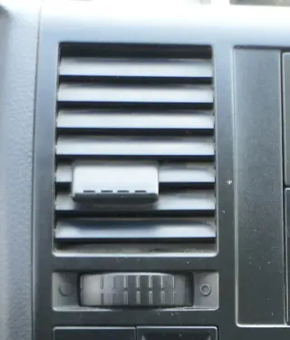 1x VW T5 Lüftungsdüse Düse Lüftung mitte links 7H0815705C - Bild 1