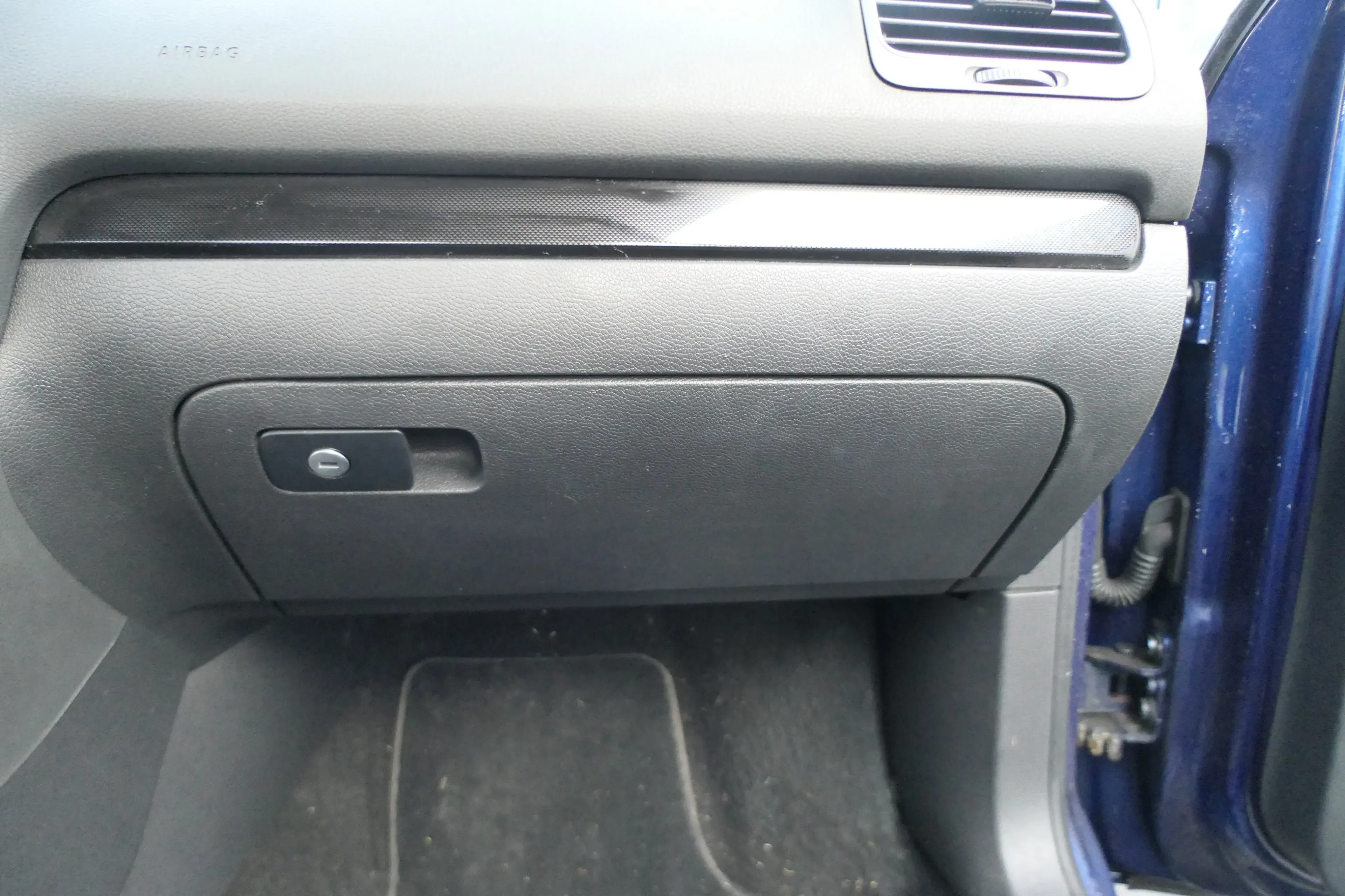 VW Golf 6 5K Leiste Abdeckung Dekor schwarz pyramids netzoptik - Bild 1