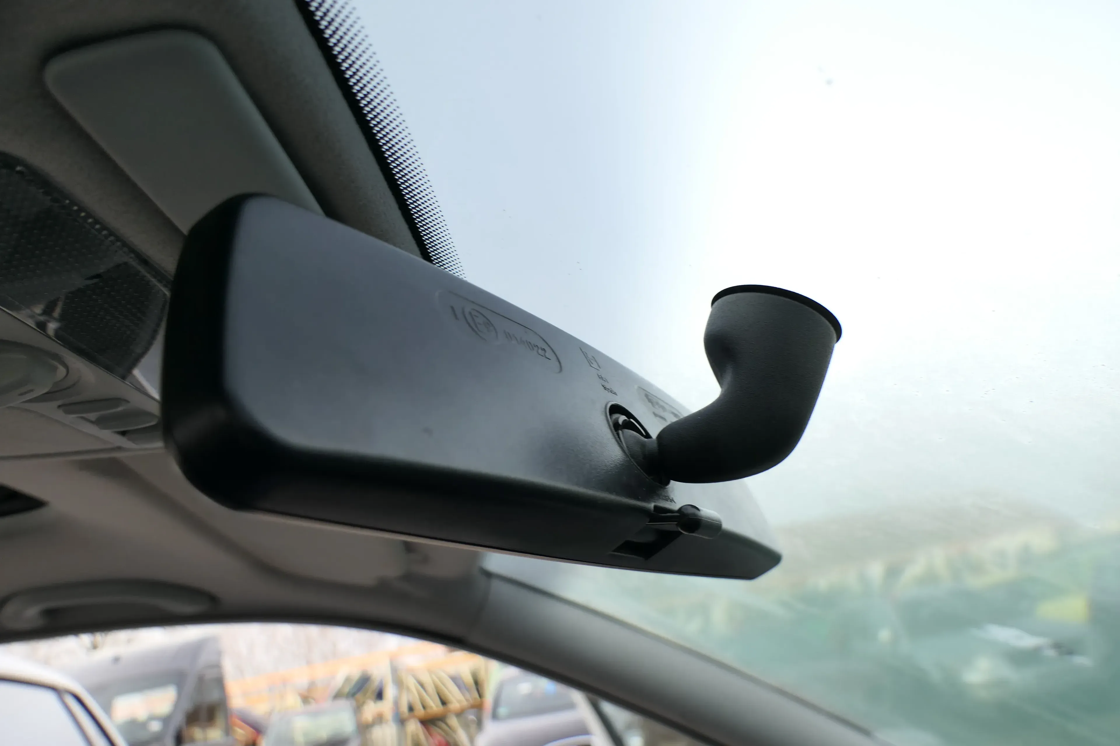 VW Passat 3B Golf 4 T5 Octavia Innenspiegel Spiegel schwarz - Bild 1