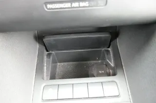 VW Golf 6 5K Ablagefach Zigarettenanzünder 12V vorne 5K0857961A (Aschenbecher) - Bild 2