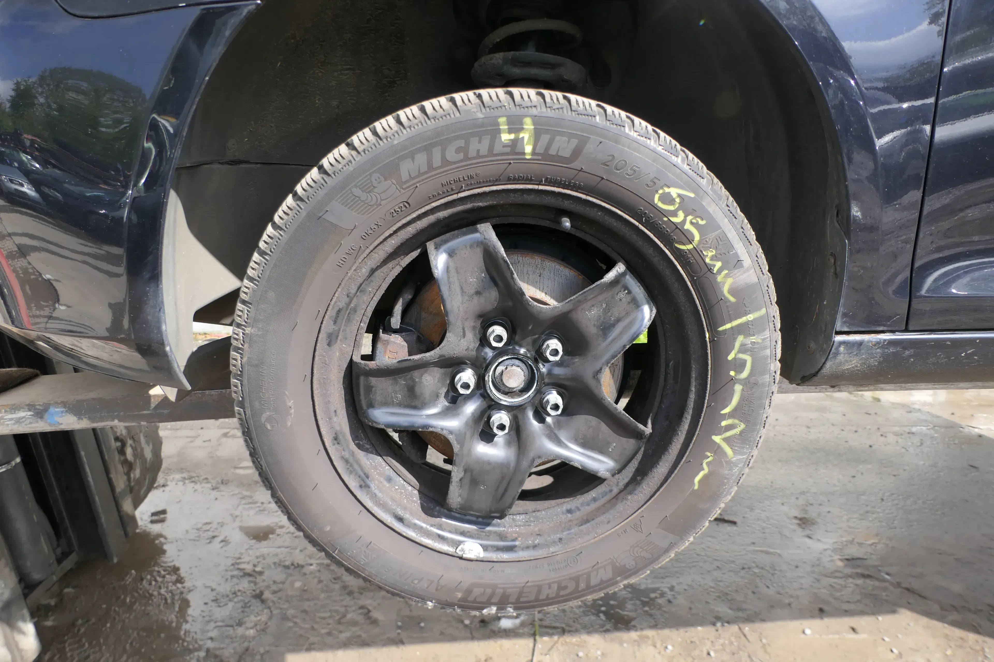 4x VW Passat 3C Golf Reifen Winterrreifen M&S 205/55 R16 91H Felgen 4-6,5mm - Bild 1