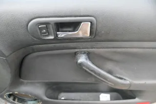 1x Golf 4 Bora Türverkleidung Verkleidung Tür vorne rechts 4/5-Türer Griff schwa - Bild 2