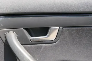 1x A4 8E B6 Türverkleidung Verkleidung Tür vorne rechts soul schwarz - Bild 3
