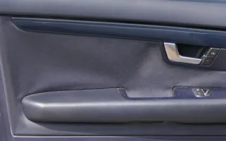 1x A4 8E B6 Türverkleidung Verkleidung Tür vorne links blau maritimblau - Bild 4