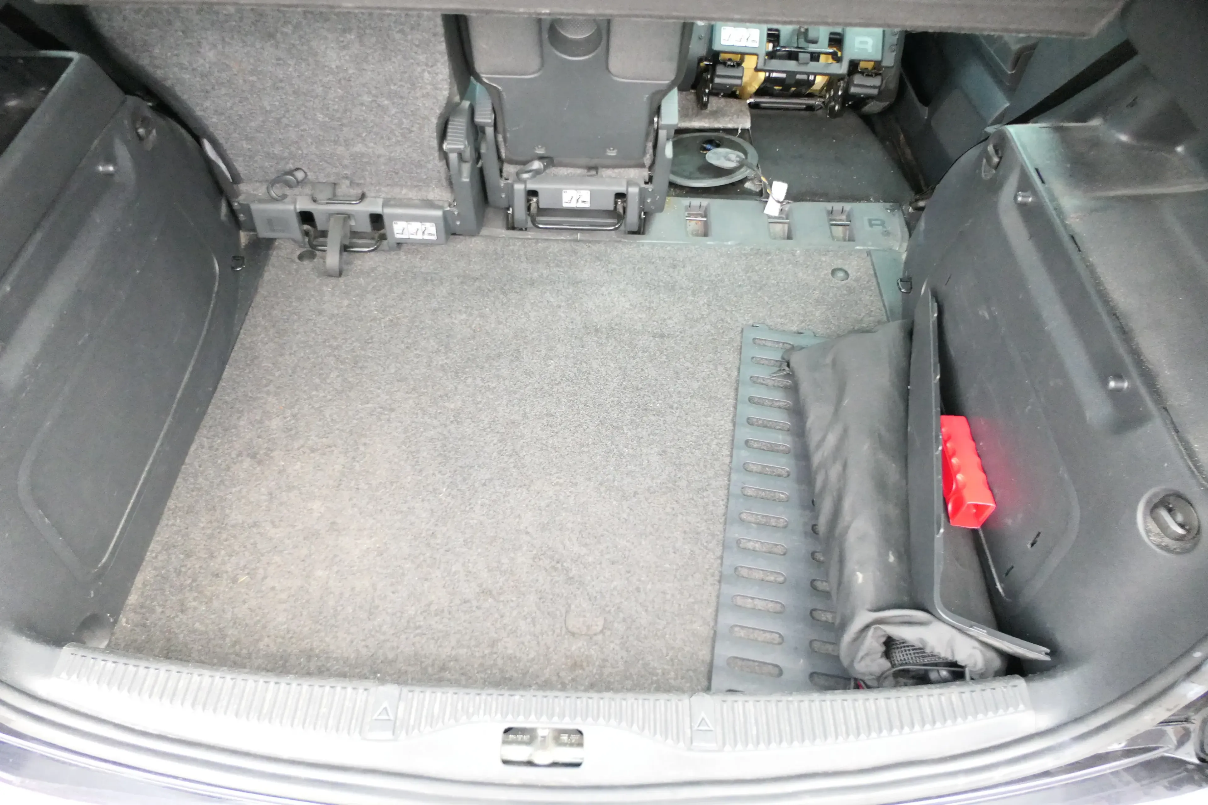 Roomster 5J Kofferraumteppich Teppich Kofferraum hinten Bodenbelag - Bild 1
