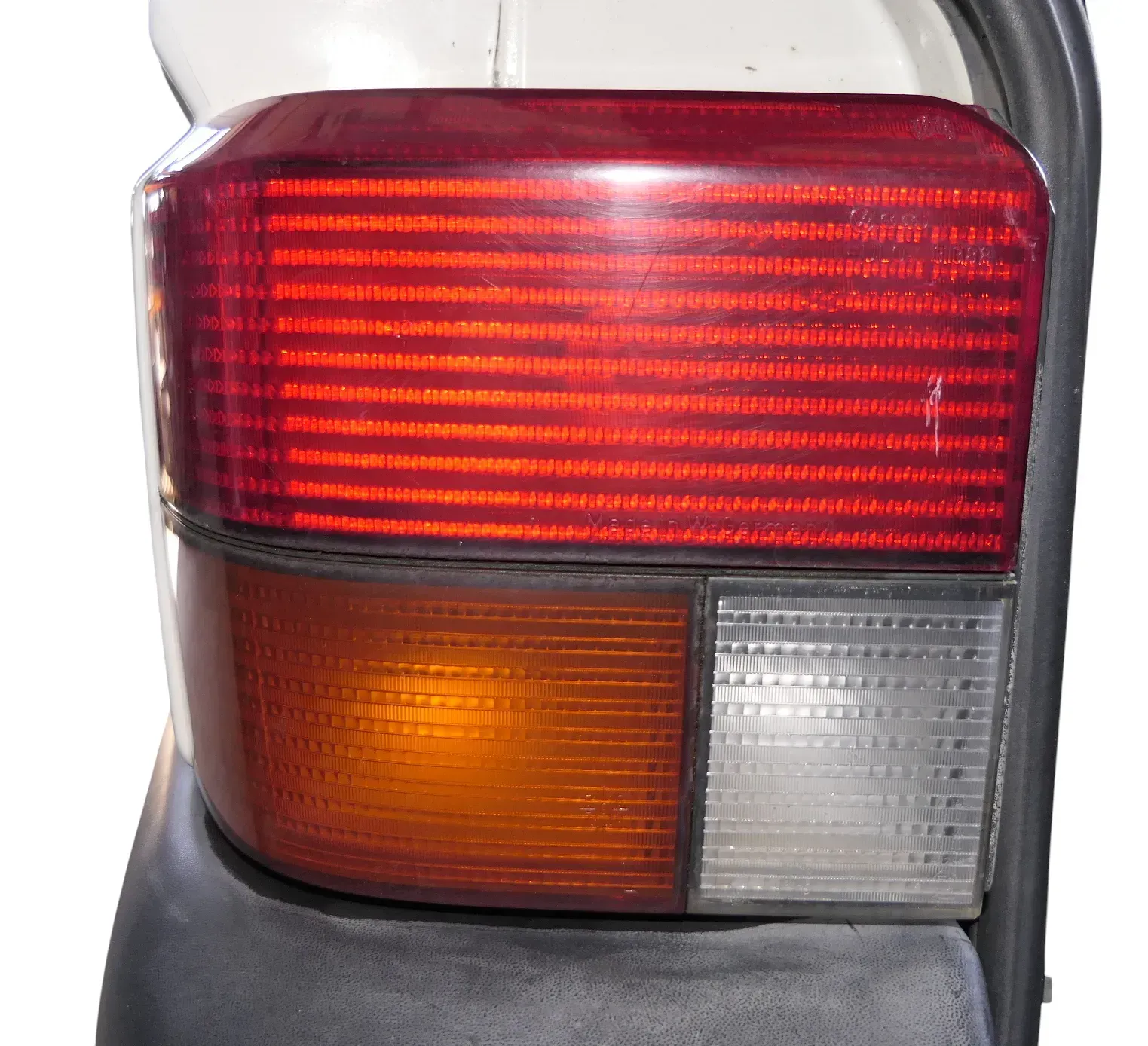 VW T4 Rücklicht hinten links Rückleuchte Heckleuchte Lampenträger - Bild 1