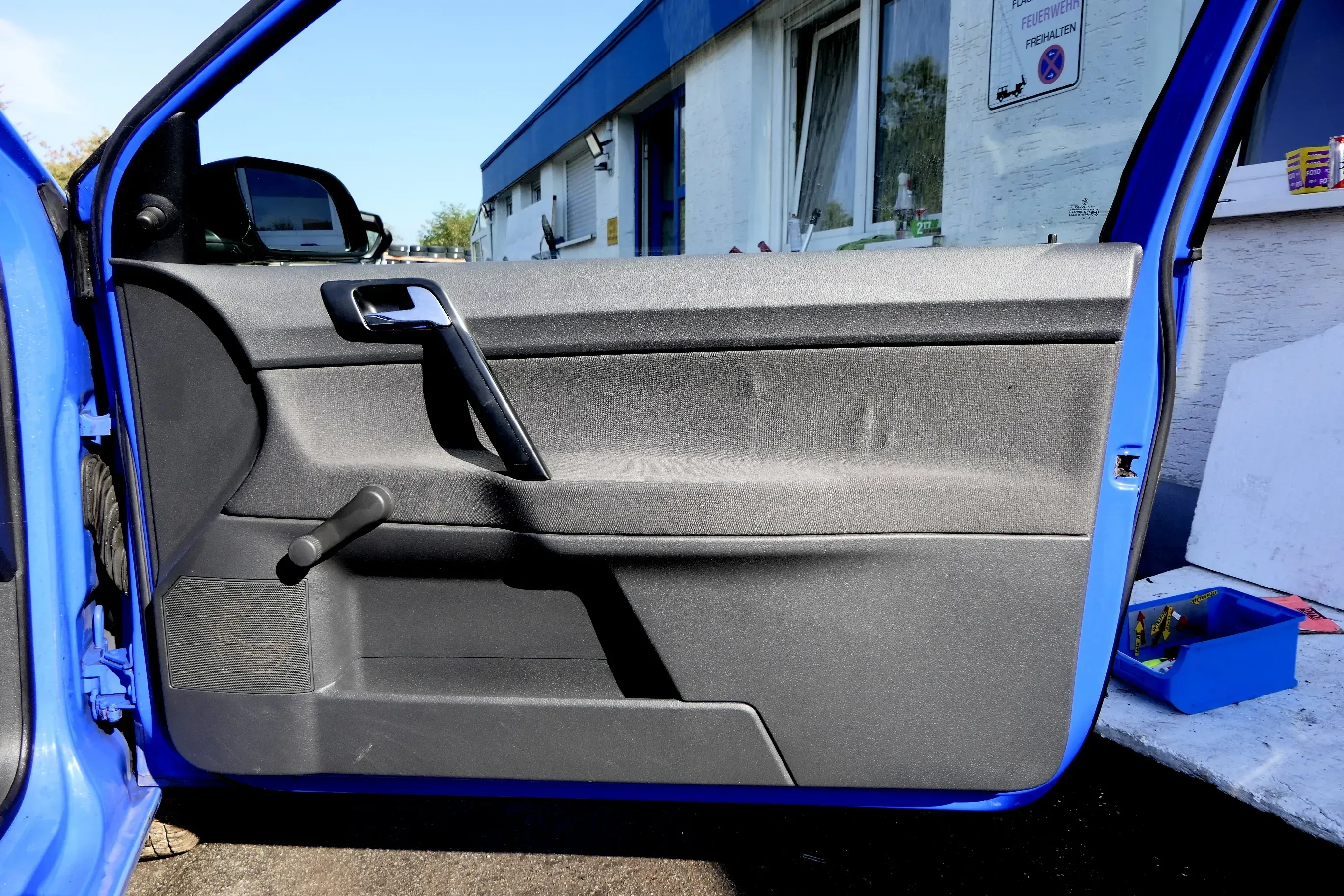 VW Polo 9N Türverkleidung Verkleidung Tür rechts vorne 2/3-Türer manueller FH - Bild 1