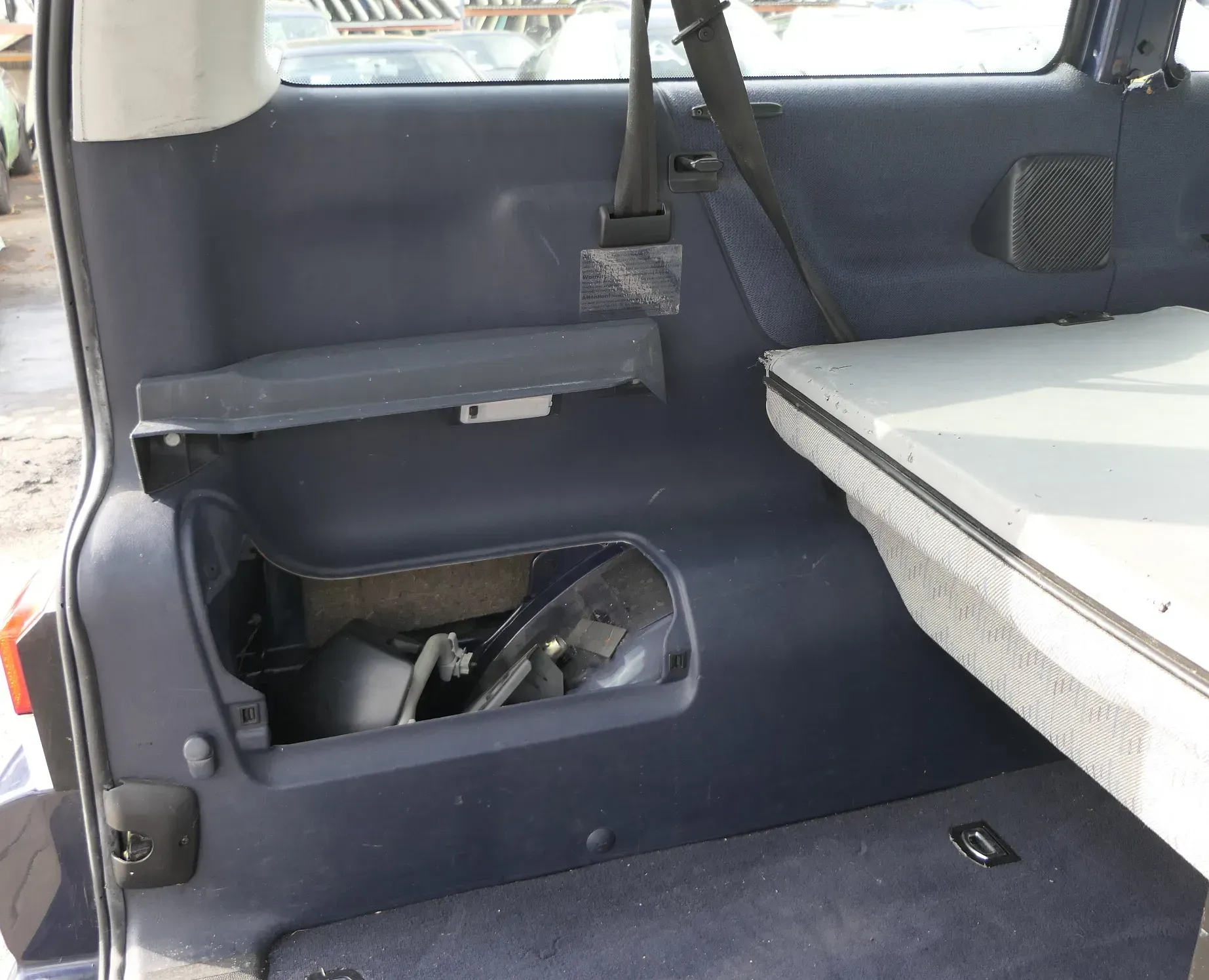VW T4 Verkleidung Abdeckung Seite hinten links Multivan blau lagune - Bild 1