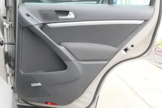 VW Tiguan 5N Türverkleidung Verkleidung Tür vorne+hinten Dynaudio schwarz - Bild 10