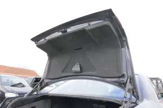 Audi A8 4D Abdeckung Verkleidung Kofferraum hinten Heckklappe Deckel - Bild 1