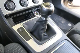 VW Passat 3C Mittelkonsole Verkleidung um Radio Klappe Abdeckung Dekor chrom alu - Bild 4