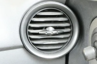 Seat Ibiza 6L Lüftungsdüse Düse Lüftung Armaturenbrett schwarz seitlich links/re - Bild 1