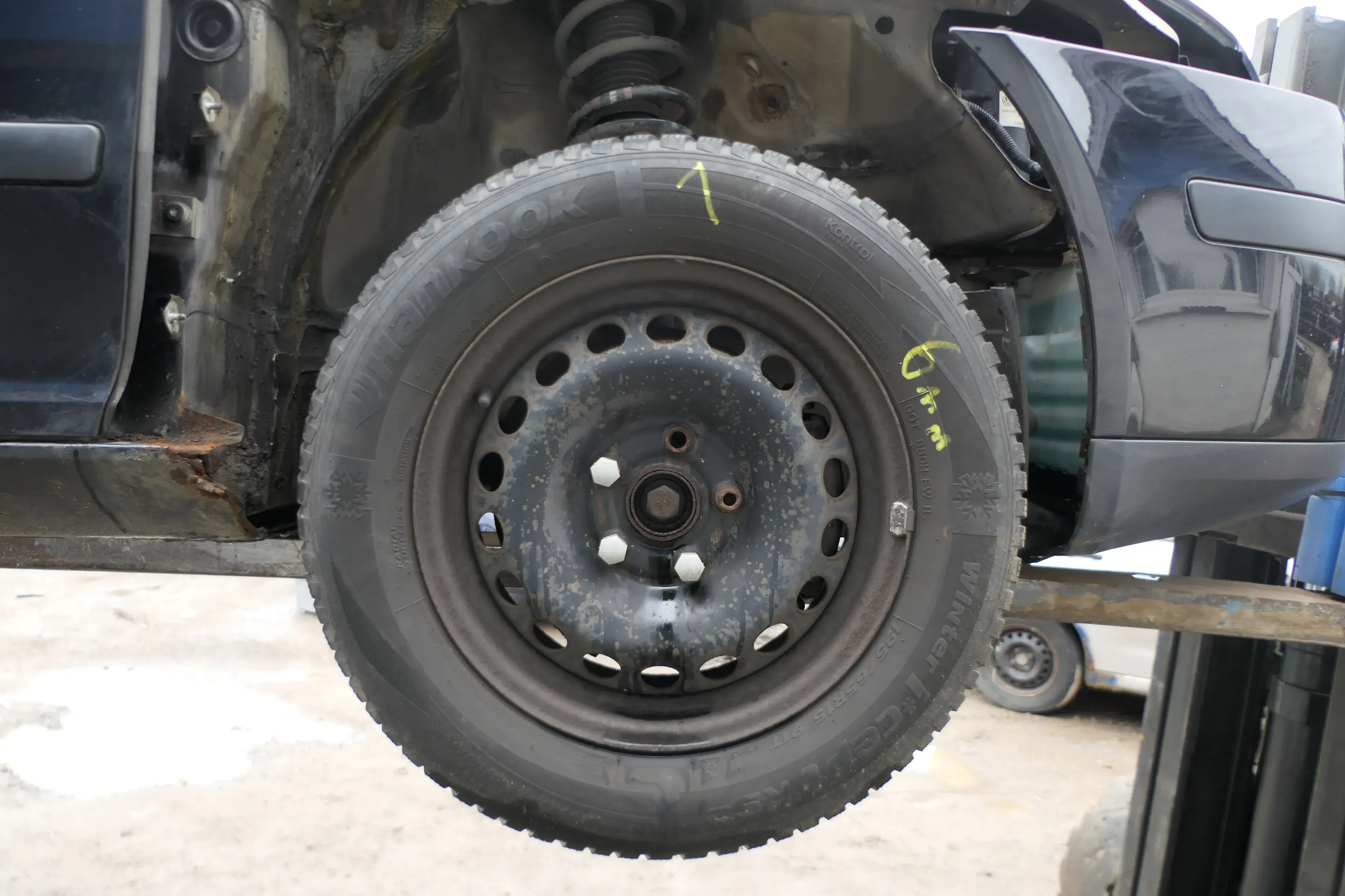 4x VW Golf 6 Plus 5M 195/65 R15 91T Winterreifen M+S Felgen Reifen M&S   ca. 6mm - Bild 1