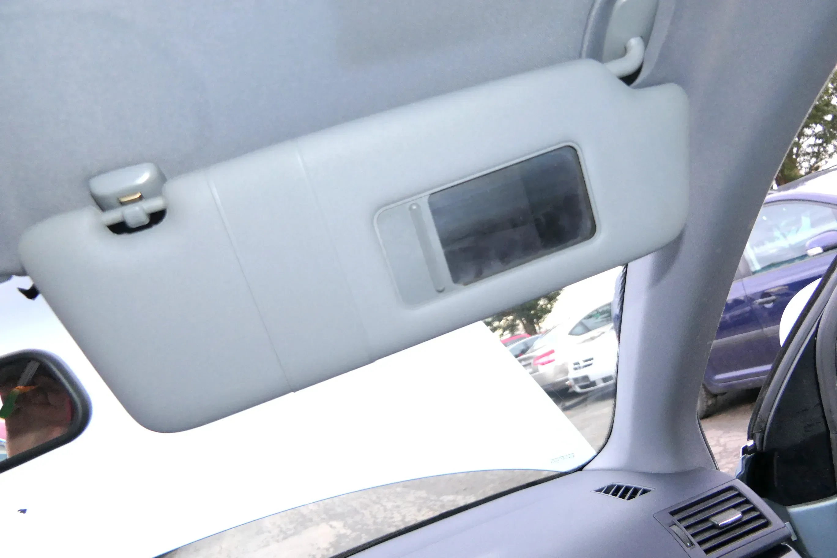 Audi A4 8E B6 Sonnenblenden Sonnenblende vorne rechts 8E0857552  silber - Bild 1