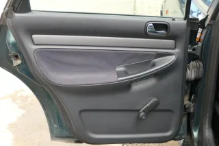 1x Audi A4 B5 Türverkleidung Verkleidung Tür hinten links  Griff Öffner - Bild 1