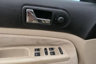 1x Golf 4 Bora Türverkleidung Verkleidung Tür vorne links 4/5-Türer hellbeige - Bild 3