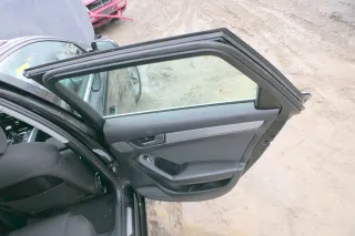 1x A4 8K B8 Türverkleidung Verkleidung Tür hinten rechts schwarz Stoff schwarz - Bild 2