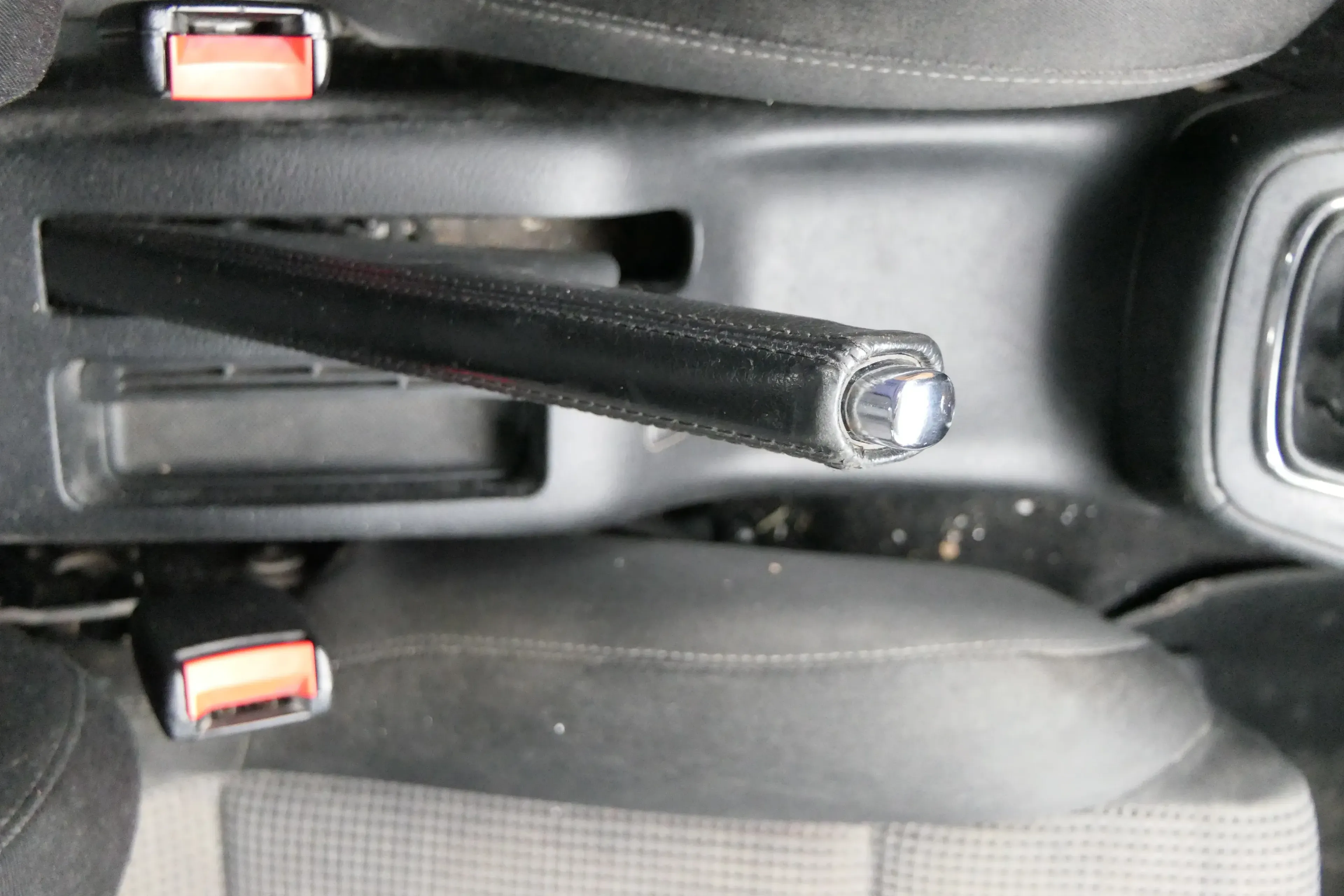 VW Golf 4 Bora Handbremse Feststellbremse Leder schwarz - Bild 1