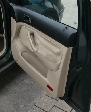 1x Golf 4 Bora Türverkleidung Verkleidung Tür vorne rechts 4/5-Türer hellbeige - Bild 3