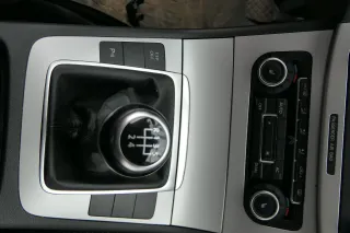 Passat 3C Mittelkonsole Verkleidung Klappe Abdeckung Dekor silber matt chrom Asc - Bild 9