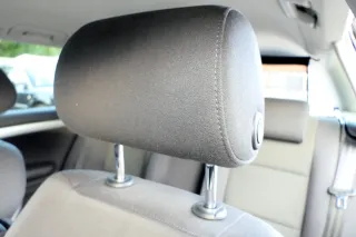 Audi A4 B7 8E Kopfstütze vorne links schwarz / soul vorn 8H6 8E0881901BA - Bild 1