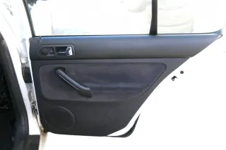 1x VW Golf 4 1J Limousine Türverkleidung Verkleidung Tür hinten rechts schwarz - Bild 1