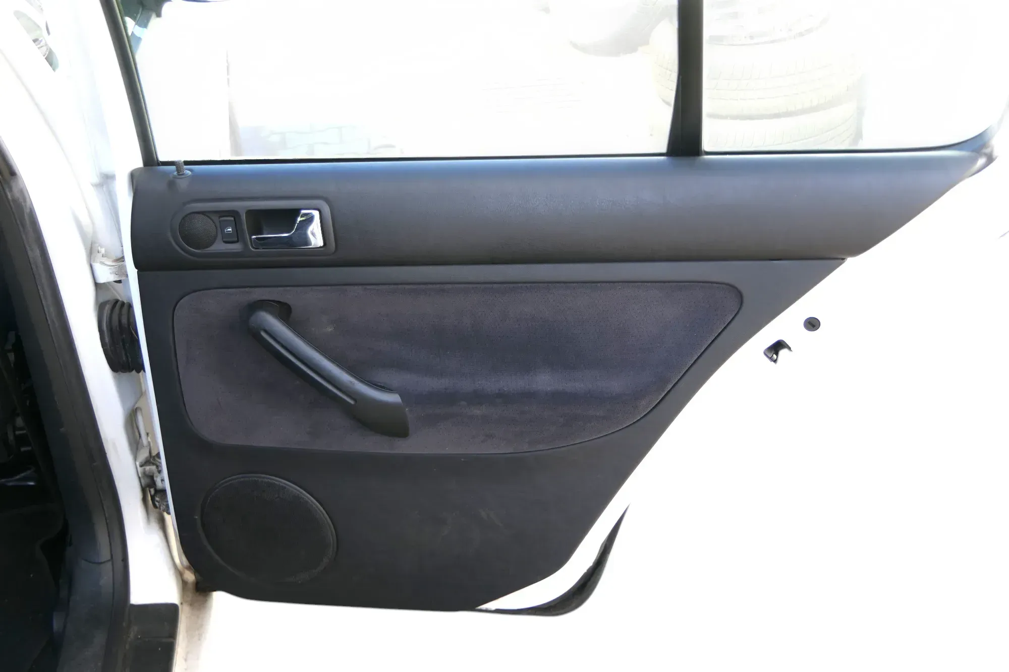 1x VW Golf 4 1J Limousine Türverkleidung Verkleidung Tür hinten rechts schwarz - Bild 1