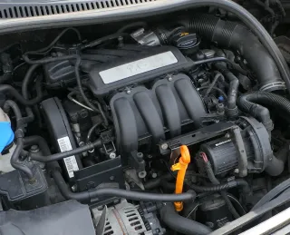 VWGolf 5 Krümmer Abgaskrümmer 1,6 75kw 102PS BSE 06A253033P BSF CCSA CHGA - Bild 1