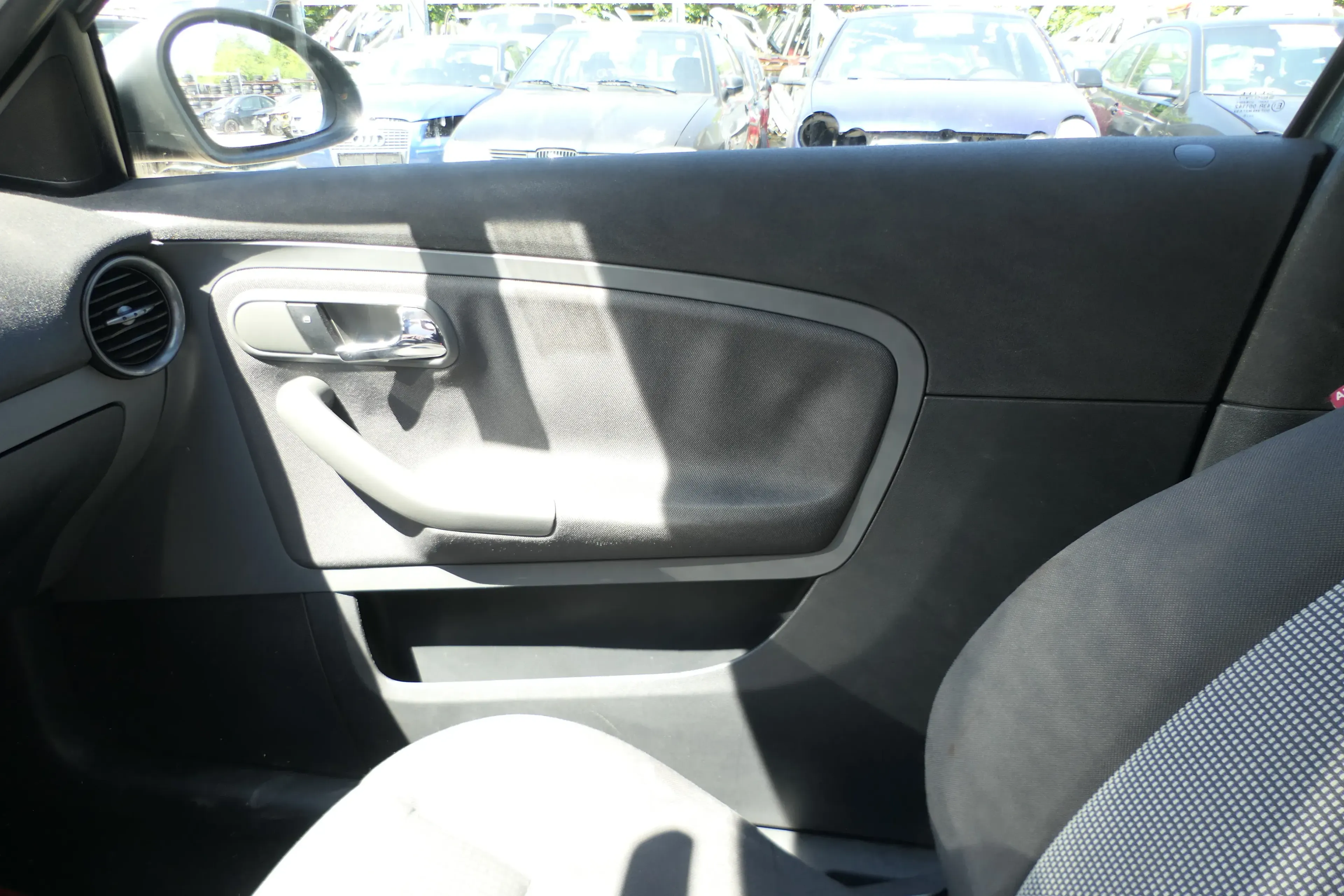 1x Seat Ibiza 6L Türverkleidung Verkleidung Tür vorne rechts 2/3-Türer Griff - Bild 1