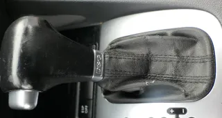 VW Golf 5 1K Schaltknauf Schaltsack Schaltknüppel Automatik Leder schwarz - Bild 1