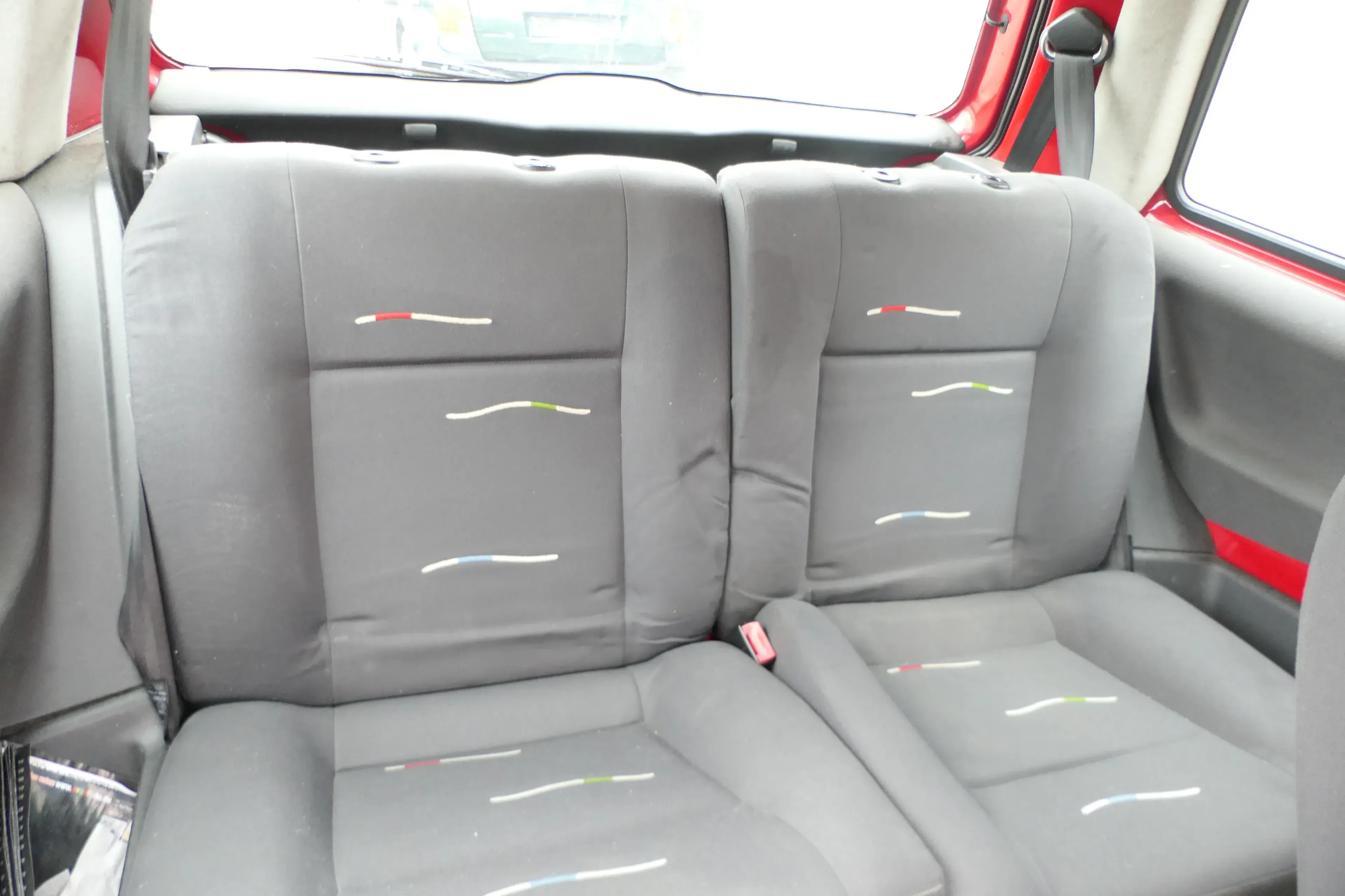 VW Lupo Seat Arosa Sitz Rückbank Sitzfläche für Kopfstützen klappbar - Bild 1