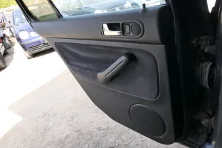 1x VW Golf 4 1J Limousine Türverkleidung Verkleidung Tür hinten links Griff - Bild 2