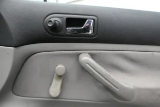 1x Golf 4 Bora Türverkleidung Verkleidung Tür vorne rechts 4/5-Türer grau - Bild 2
