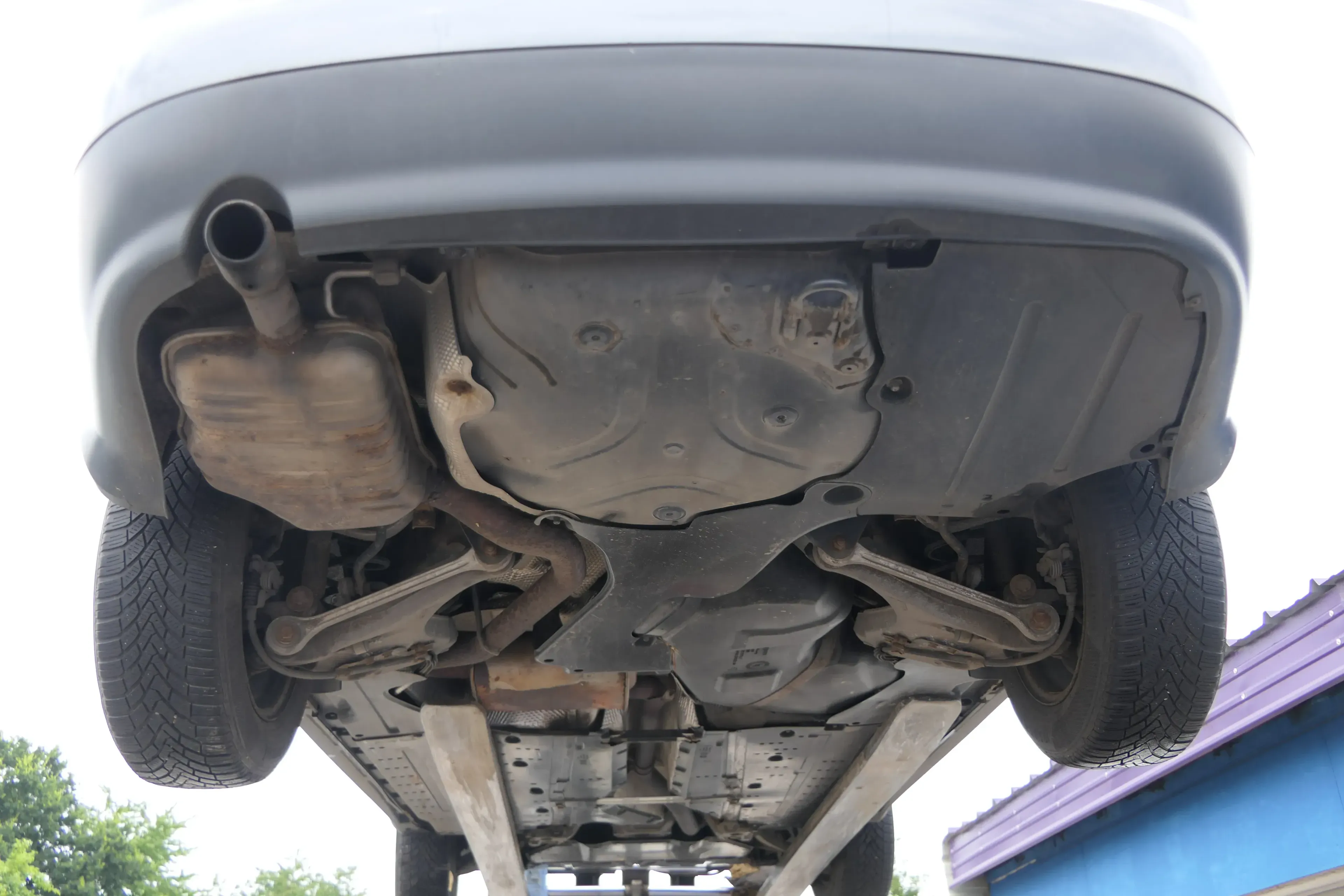 Audi A4 8E B6 Auspuff Endschalldämpfer Endtopf ALT 2,0 96kw Benziner - Bild 1