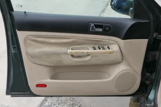 1x Golf 4 Bora Türverkleidung Verkleidung Tür vorne links 4/5-Türer hellbeige - Bild 1