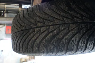 4x Polo 9N Ibiza Alufelgen Reifen 195/60 R15 -ca5-6,5mm Winterreifen 6L0601025A - Bild 6
