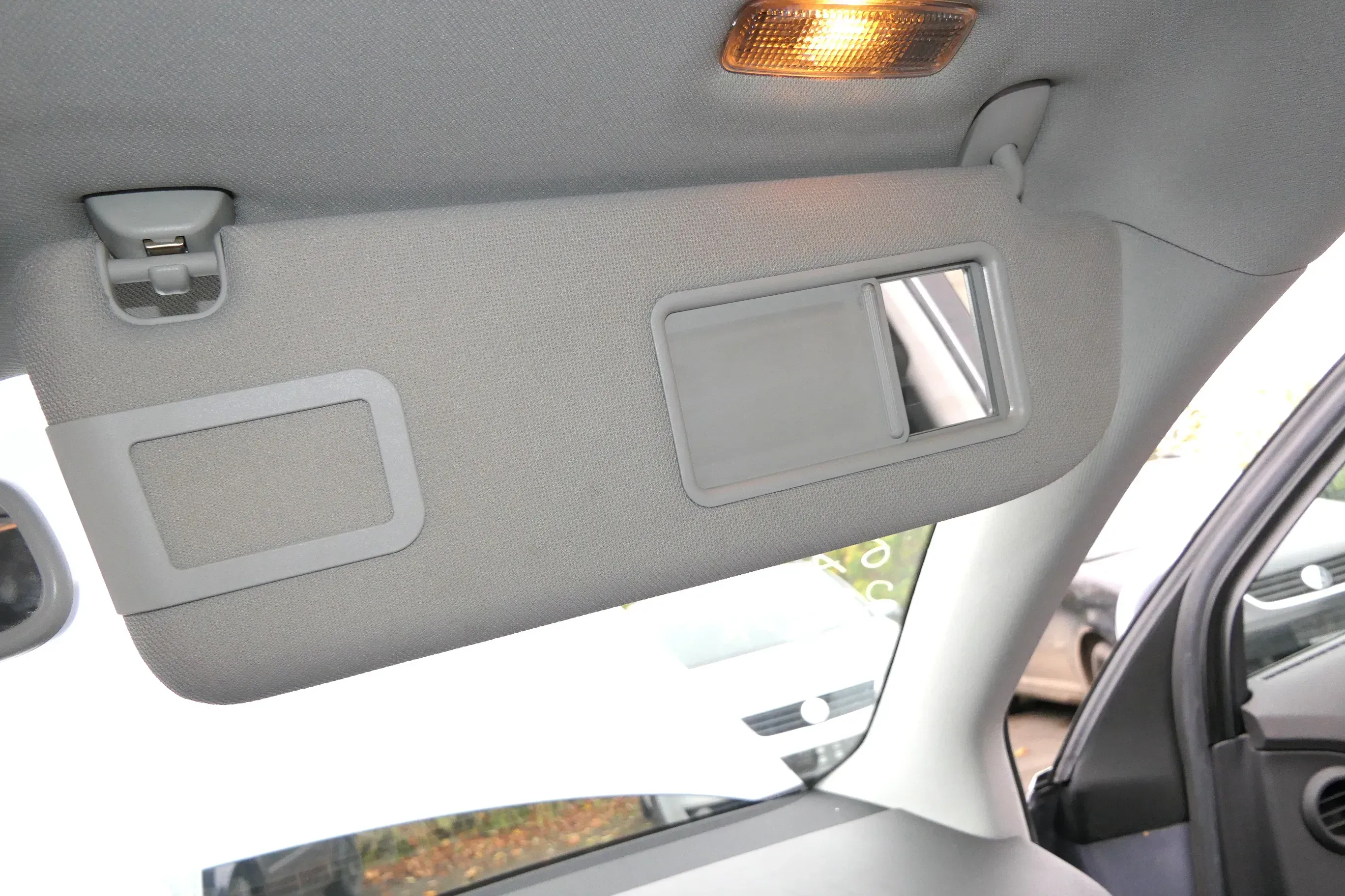 Audi A6 4F Sonnenblenden Sonnenblende grau rechts 4F0857552P - Bild 1