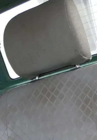 VW T4 Sitz vorne links oder rechts Kopfstütze Kopfstützen grau Stoff - Bild 1