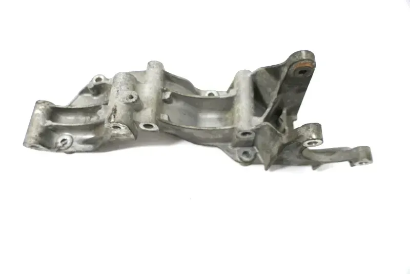 VW Golf 4 Bora Halter Konsole Lichtmaschine Träger 071260089B AGZ 2,3 - Bild 1