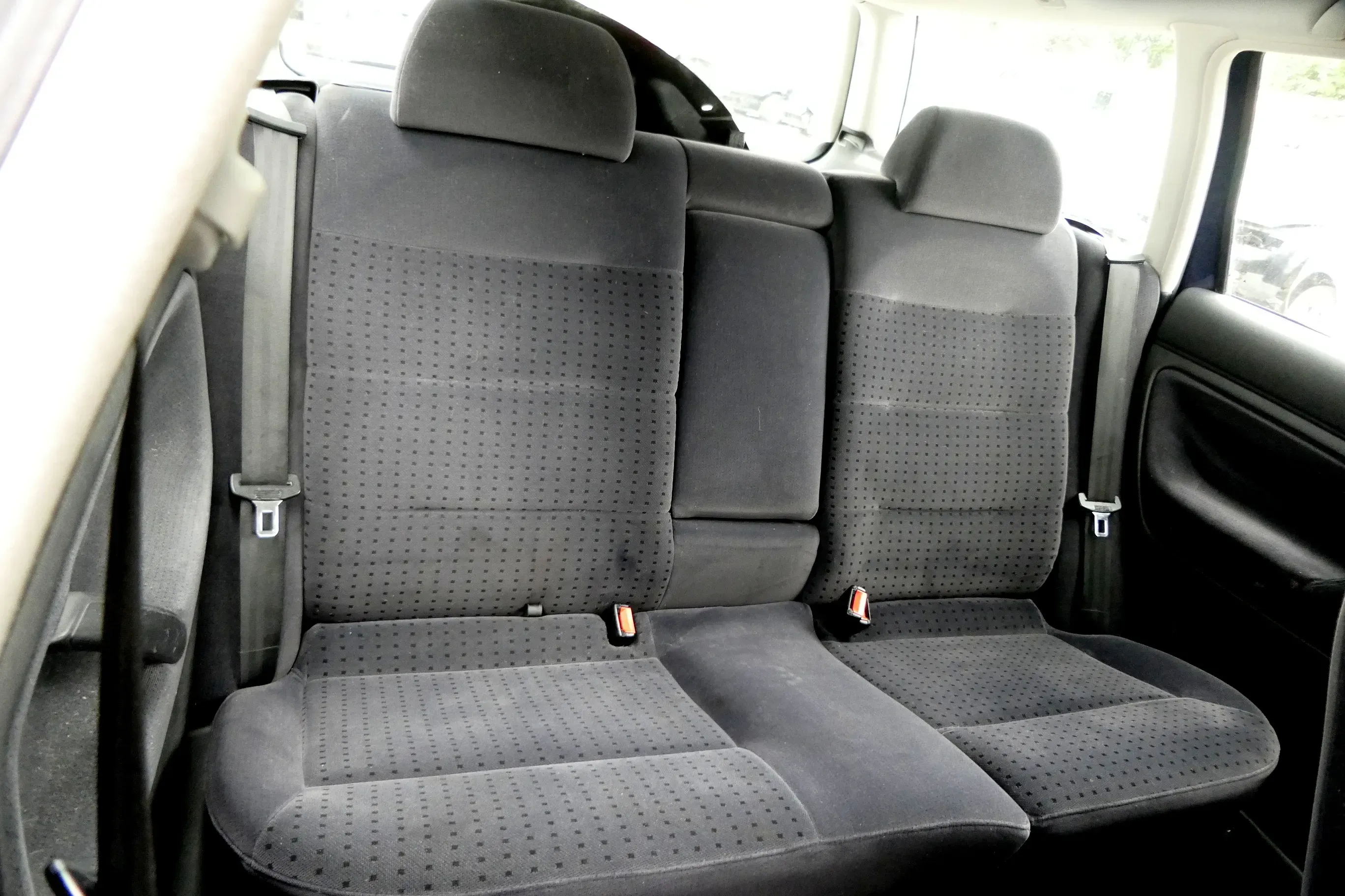 VW Passat 3B 3BG Kombi Variant Sitz Rückbank Rücksitzbank ohneKopfstützen Velour - Bild 1