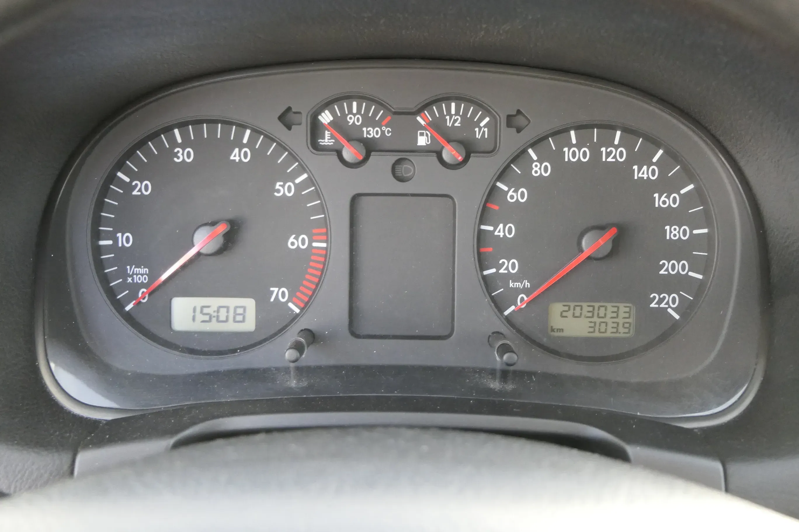 VW Golf 4 Tacho Tachometer Kombiinstrument 203.000km 1J0920802 1,4 16V 75PS 55kw - Bild 1