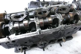VW Passat 3BG Zylinderkopf Kopf Nockenwelle 2,5 TDI 132kw 180PS AKE links Fahrer - Bild 4
