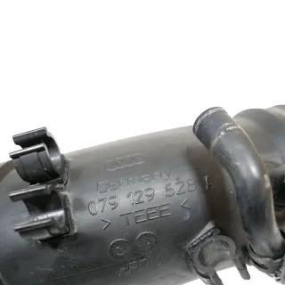 Audi A6 4F Ladeluftschlauch Schlauch Rohr 079129628A 4,2 FSI BVJ Ansaugschlauch - Bild 4