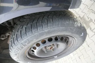 2x A4 B5 A6 4B Passat 3BG Felgen Reifen Winterreifen M+S 195/65 R15 91H ca.4-5mm - Bild 3