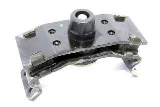 VW Amarok Halter Motor Lager Träger 2,0 TDI Getriebelager Getriebe 2H0399151D - Bild 1