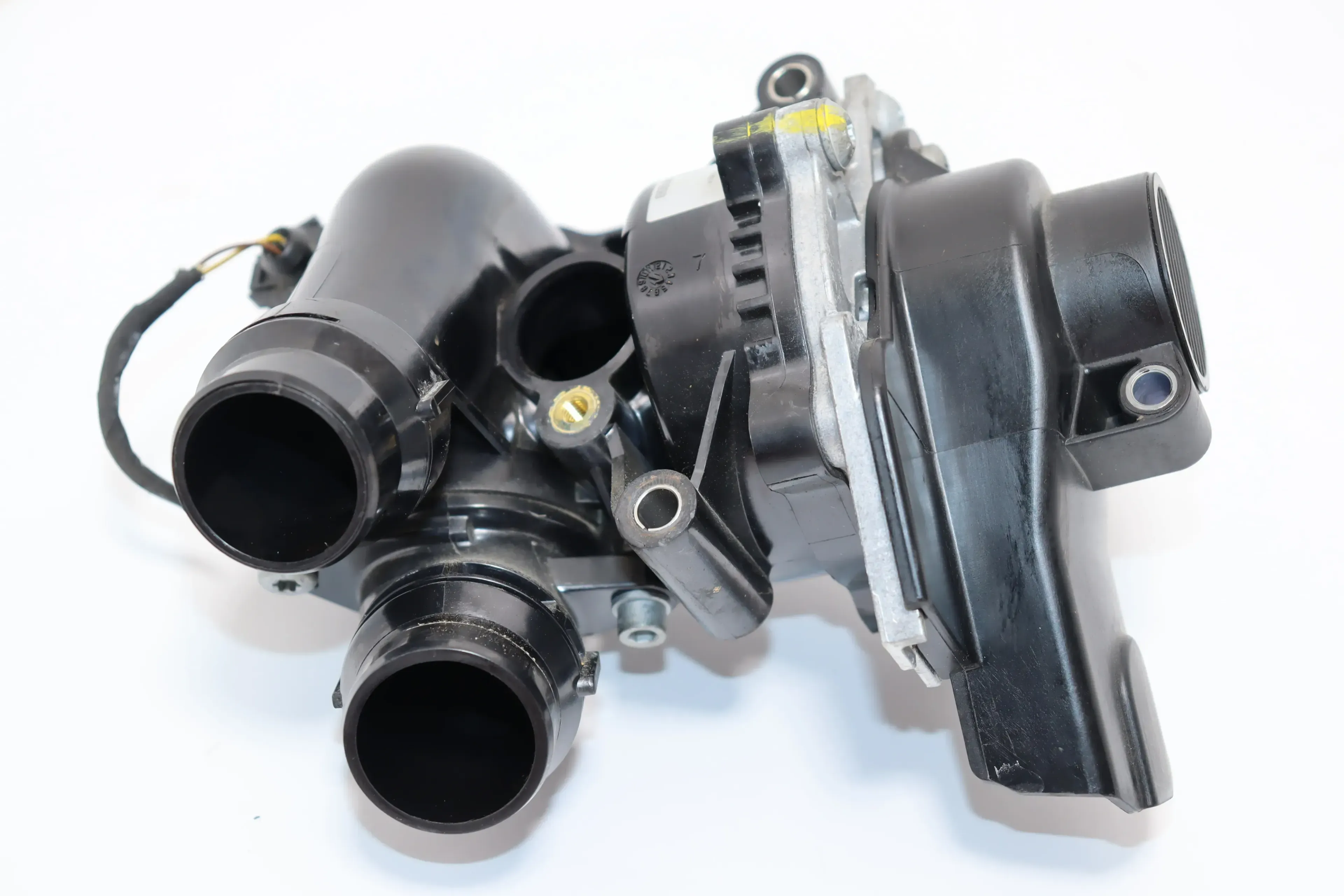 VW Polo 6R Tiguan Kühlmittelregler Wasserpumpe Pumpe Gehäuse 06H121026CDD - Bild 1