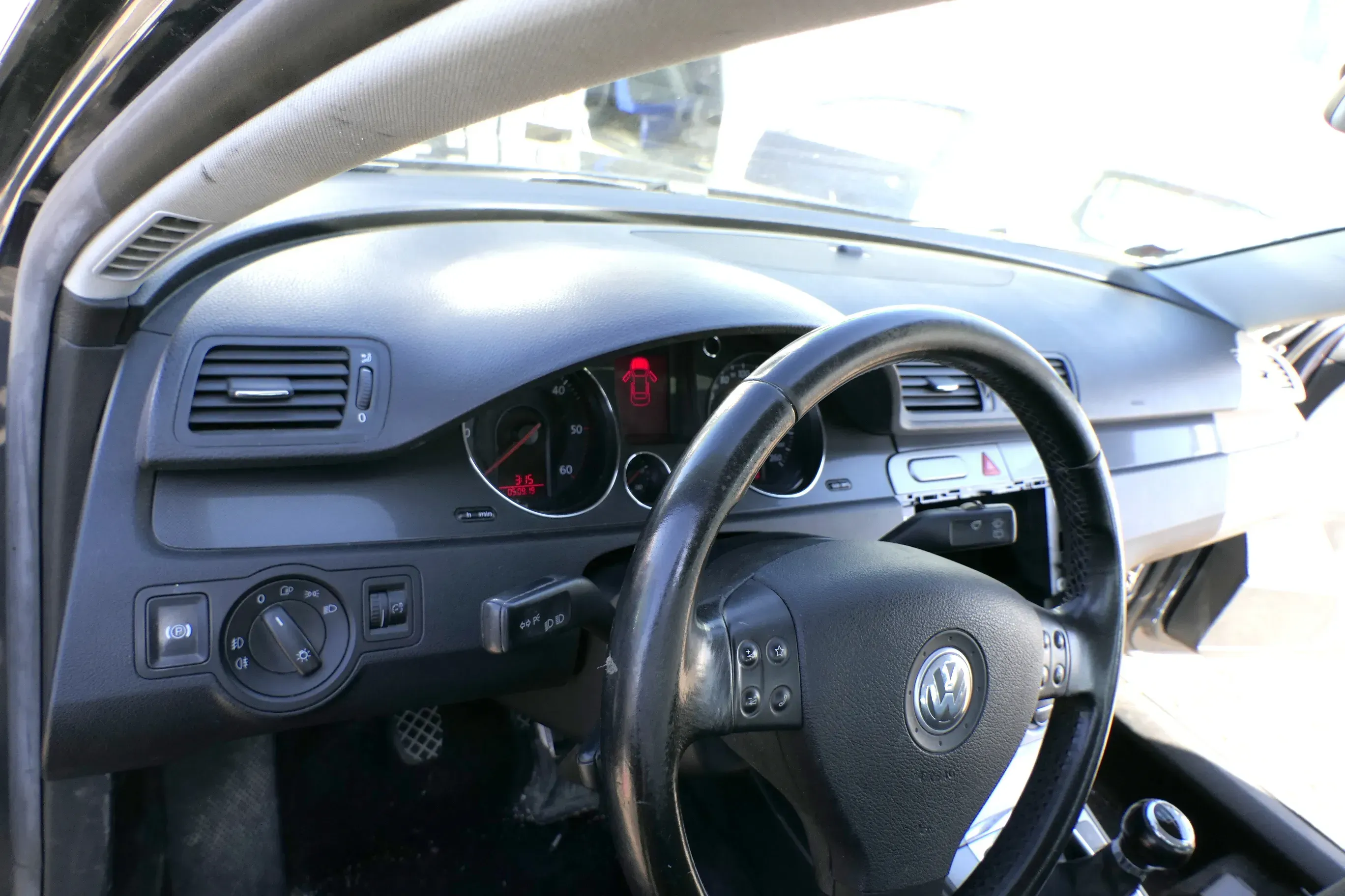 VW Passat 3C CC Mittelkonsole Verkleidung um Radio Klappe Abdeckung Dekor silber - Bild 1
