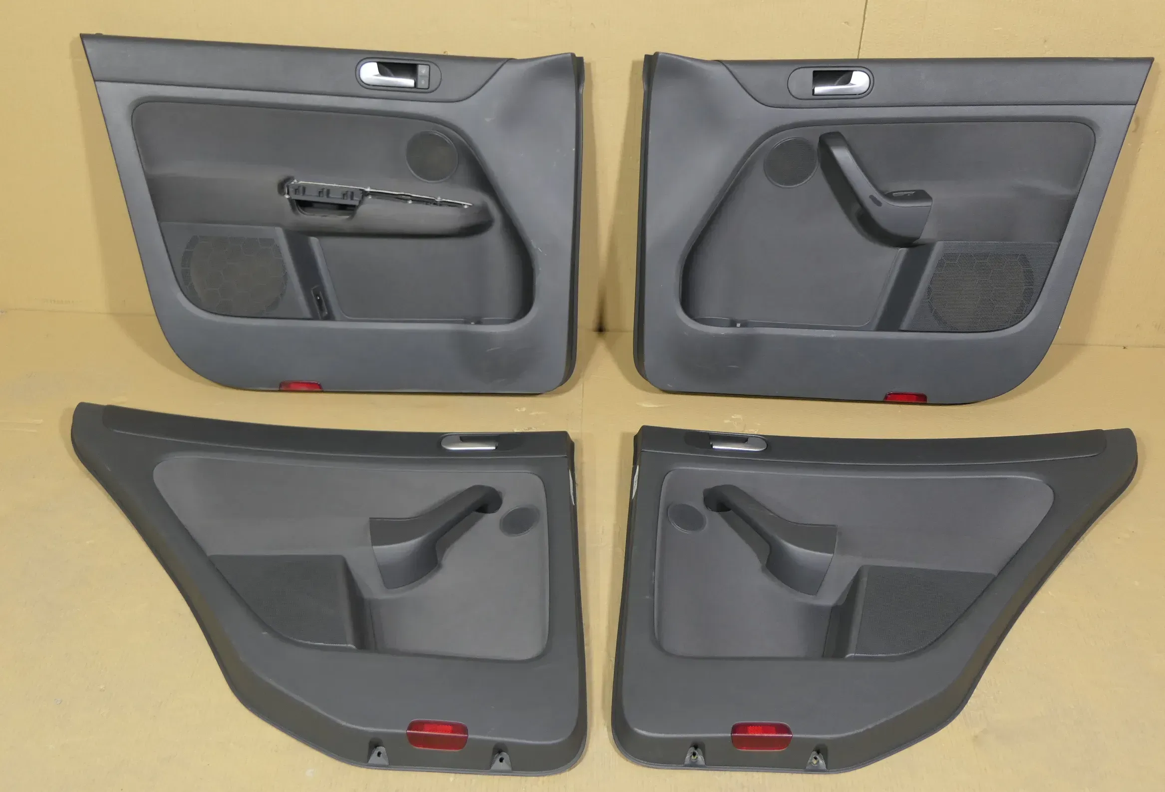 VW Golf Plus 5M 4x Türverkleidung Verkleidung Tür vorne + hinten links schwarz - Bild 1